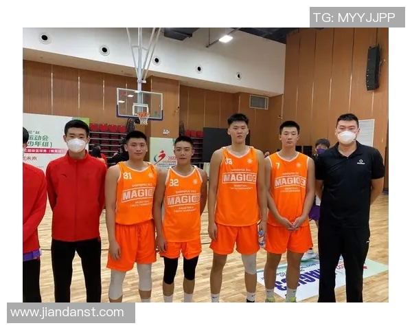 篮球团队协作实力大比拼成都篮球队荣获第三名佳绩