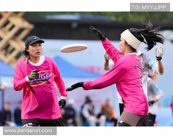 成都飞盘队默契配合探讨与战术分析聚焦飞盘运动的团队合作精神 成都飞盘队默契配合探讨与战术分析聚焦飞盘运动的团队合作精神