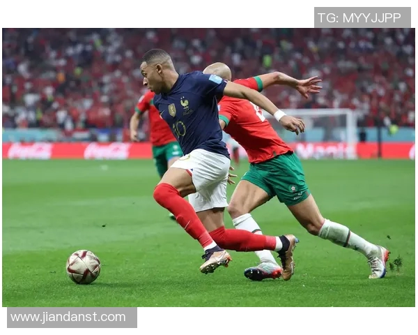 花式踢足球明星盘点：那些在绿茵场上展现绝技的传奇球员